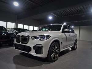 BMW X5 M d JET BLACK ACC NIGVS PANO SOFTCL AHK VOLL Bild 4