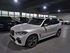 BMW X5 M d JET BLACK ACC NIGVS PANO SOFTCL AHK VOLL Bild 1