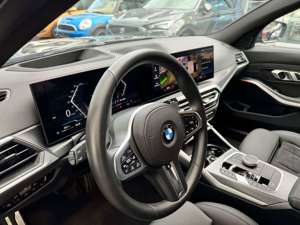 BMW 320 i M Sport|ACC|Laser|360°|KeyGo|Widescrn|HuD Bild 6