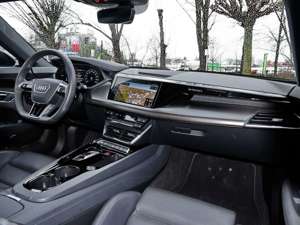Audi e-tron GT Matrix Panorama Head-up-Displa Bild 4