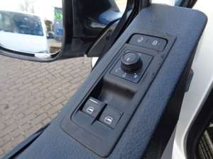 Volkswagen T6 Kombi T6 9-Sitzer lang 4motion 1. Hand  Klima Bild 5