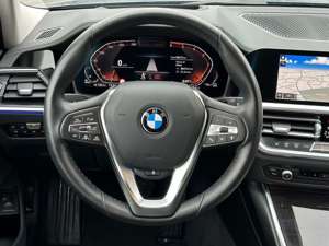 BMW 320 d Touring Luxury Line ACC/HUD/STHZ/LederBraun Bild 4