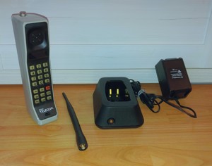   Motorola DynaTAC 8000x UK  erstes Mobiltelefon 1985 Vintage Geldanlage Wertanlage Sammler   Bild 2
