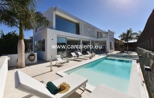 Neue Designer Villa mit Pool in Meloneras