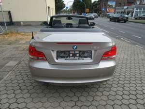 BMW 118 Baureihe 1 Cabrio 118d Bild 3