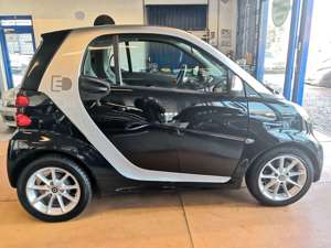 smart forTwo coupe electric drive/72Tkm/2Hd/HillAs/SHZ Bild 6