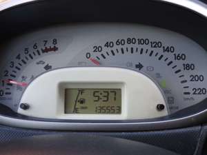 Daihatsu Sirion 4,9L Verbrauch, Klima, Winterreifen ! Bild 3