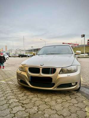 BMW 318 318i Aut. Bild 2