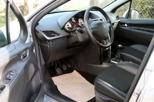 Peugeot 207 Premium 5 Türer/Klimaaut/Bluetooth/LM Felge Bild 5