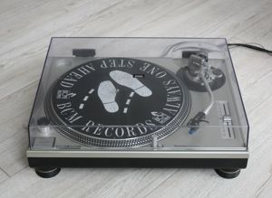 Technics SL-1200 MK II Plattenspieler Turntable