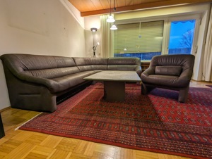 Couch mit Sessel und Wohnzimmertisch zu verschenken Bild 2