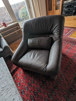 Couch mit Sessel und Wohnzimmertisch zu verschenken Bild 3