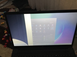 Laptop 17,3 Zoll mit ryzen 7 5700u chip und  Windows 11  Bild 3