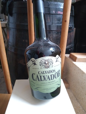 Calvados Calvador 1970 80 Neu Vieille Reserve 1,5 Liter Flasche