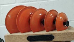 Le Creuset Gusseisen 5 orange Topfset mit Gestell 14, 16, 18, 20 & 22 (Tpfe) Bild 2
