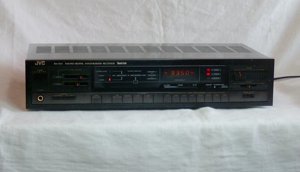 JVC Receiver, Onkyo Tuner, BSR Plattenspieler