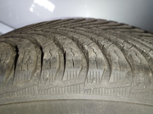 Michelin M+S Reifen auf Alufelgen - wie neu  Bild 5