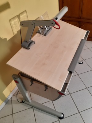 Höhenverstellbarer Jugendschreibtisch  Moll Runner Comfort   Bild 7