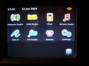 TechniSat DigitRadio 500 DAB+, Internetradio, UKW, iPod Bild 2