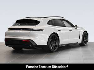 Porsche Taycan GTS Sport Turismo Head-Up InnoDrive Beifahrerdispl Bild 2