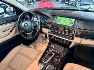 BMW 525 d xDrive Touring Luxury NaviProf Sportautomat Bild 3