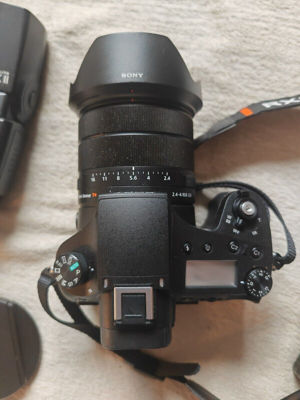  Sony RX10 IV Premium-Kompaktkamera 1" Sensor, 24-600 mm F2,8-4,0 Zeiss-Objektiv Bild 3