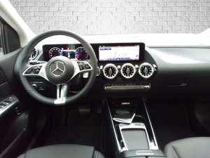Mercedes-Benz B 200 7G*DCT*PANO*TOTWINKEL*360°*AHK*LED*KEYLESS*.. Bild 5