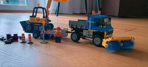 Lego City 60152 Bagger , Anhänger, Kehrmaschine Bild 3