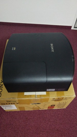 Sony VPL-VW500ES SXRD Projektor 3D 4K Bild 4