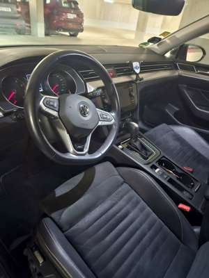 Volkswagen Passat Variant 1.5 TSI ELEGANCE R-line Innen + Außen Bild 3