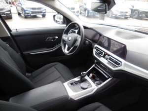 BMW 320 d Limousine Advantage HiFi LED Komfortzg. Bild 3
