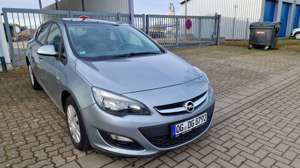 Opel Astra J Lim. 5-trg. Active TÜV  SERVICE NEU Bild 2