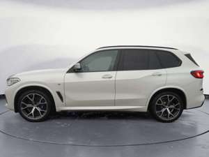 BMW X5 M d Innovationsp. Sport Aut. Panorama AHK Bild 3