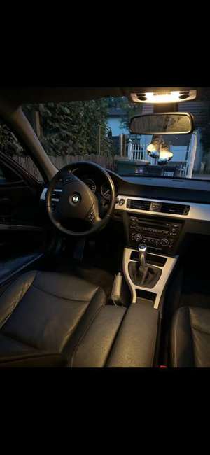 BMW 320 320i FACELIFT Bild 4