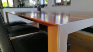 Designer-Essgruppe von Rolf Benz: Eleganter Nussholz-Tisch mit Stühlen und Sitzbank in TOP-Qualität! Bild 9