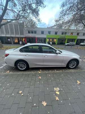 BMW 320 320d Aut. Scheckheft/Tüv Neu/8xAlu/Metallic Bild 2
