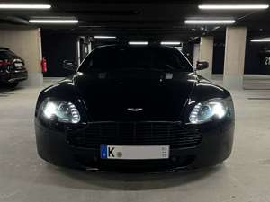 Aston Martin V8 Vantage Sportshift Bild 3