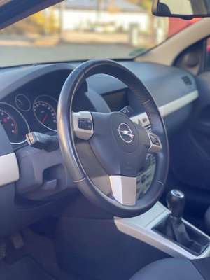 Opel Astra GTC *Navi* Klimaautomatik * Tempomat * TÜV 25 Bild 5