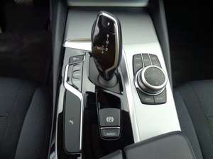 BMW 520 520d Touring Aut. Shz Klimaaut. Parkassist. Navi Bild 9