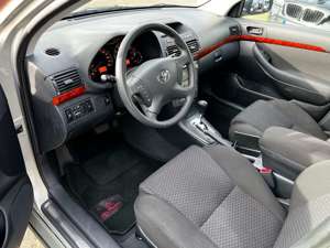 Toyota Avensis Executive 2.0-l-VVT-i Automatik Bild 5