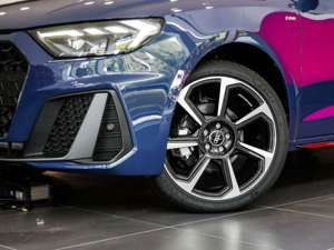 Audi A1 35 TFSI S-Line Competition Smartpho Bild 5