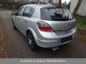 Opel Astra H 1.4 Twinport ecoFLEX Select. "110 Jahre" Bild 3