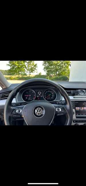 Volkswagen Passat Variant 2.0 TDI SCR DSG (BlueM. Tech) Comfortline Bild 5