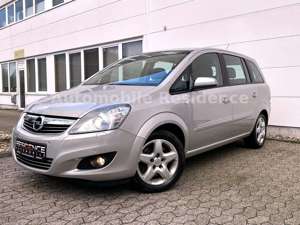 Opel Zafira B Innovation 2.2 AUT*PDC*TEMP*XENON*7SITZ Bild 2