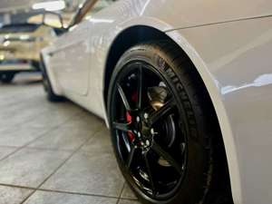 Aston Martin V8 Vantage Roadster  Sportshift Bild 2
