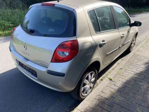 Renault Clio 1.6 16V Edition Dynamique Bild 3