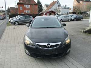 Opel Astra 2.0 CDTI DPF Sports Tourer Bild 2