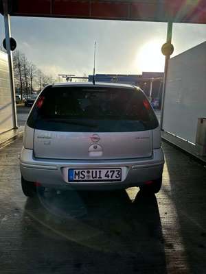 Opel Corsa 1.2 16V Bild 2