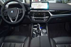 BMW 530 5er 530d xDrive Touring Aut. Luxury Line Bild 5