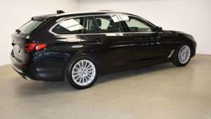 BMW 530 5er 530d xDrive Touring Aut. Luxury Line Bild 2
